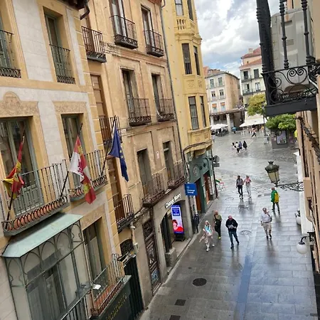 Apartamento En Plaza Mayor De Segowia Zewnętrze zdjęcie